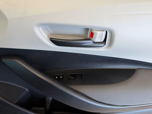 Used 2022 Toyota Corolla LE FWD image 17