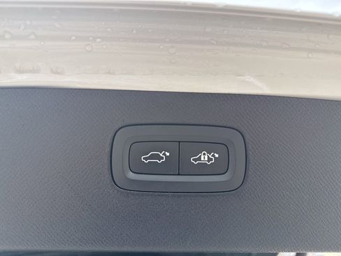 Certified 2023 Volvo XC90 B6 Plus w/ Protection Package Premier image 9