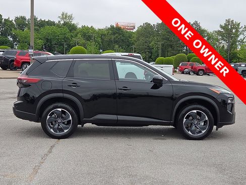 Used 2024 Nissan Rogue SV AWD/4WD image 6