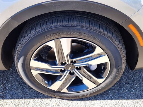 Used 2024 Kia Sorento EX image 17