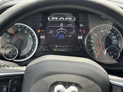 Used 2024 RAM 1500 Laramie AWD/4WD image 17