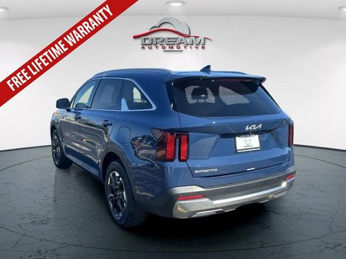 Used 2025 Kia Sorento S w/ Panoramic Sunroof Package FWD image 6