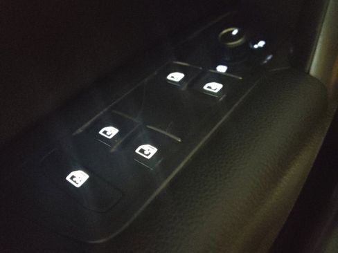 Used 2021 Volkswagen Tiguan SE FWD image 27
