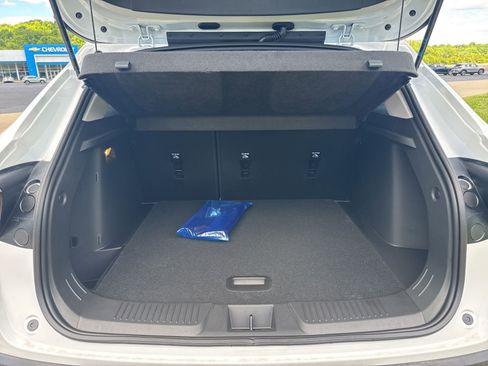 New 2026 Chevrolet Trax LT w/ LT Convenience Package FWD image 8