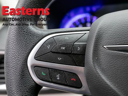 Used 2021 Chrysler Voyager L FWD image 14
