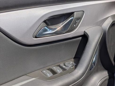 Used 2025 Chevrolet Blazer LT image 13