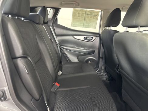 Used 2021 Nissan Rogue Sport S image 25