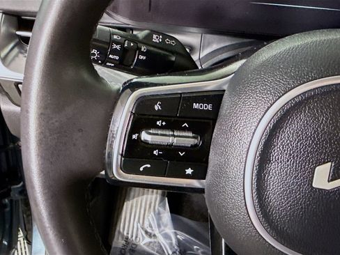 Used 2024 Kia Carnival SX Prestige FWD image 23