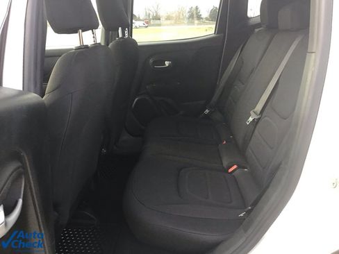 Used 2020 Jeep Renegade Latitude w/ Cold Weather Group image 14