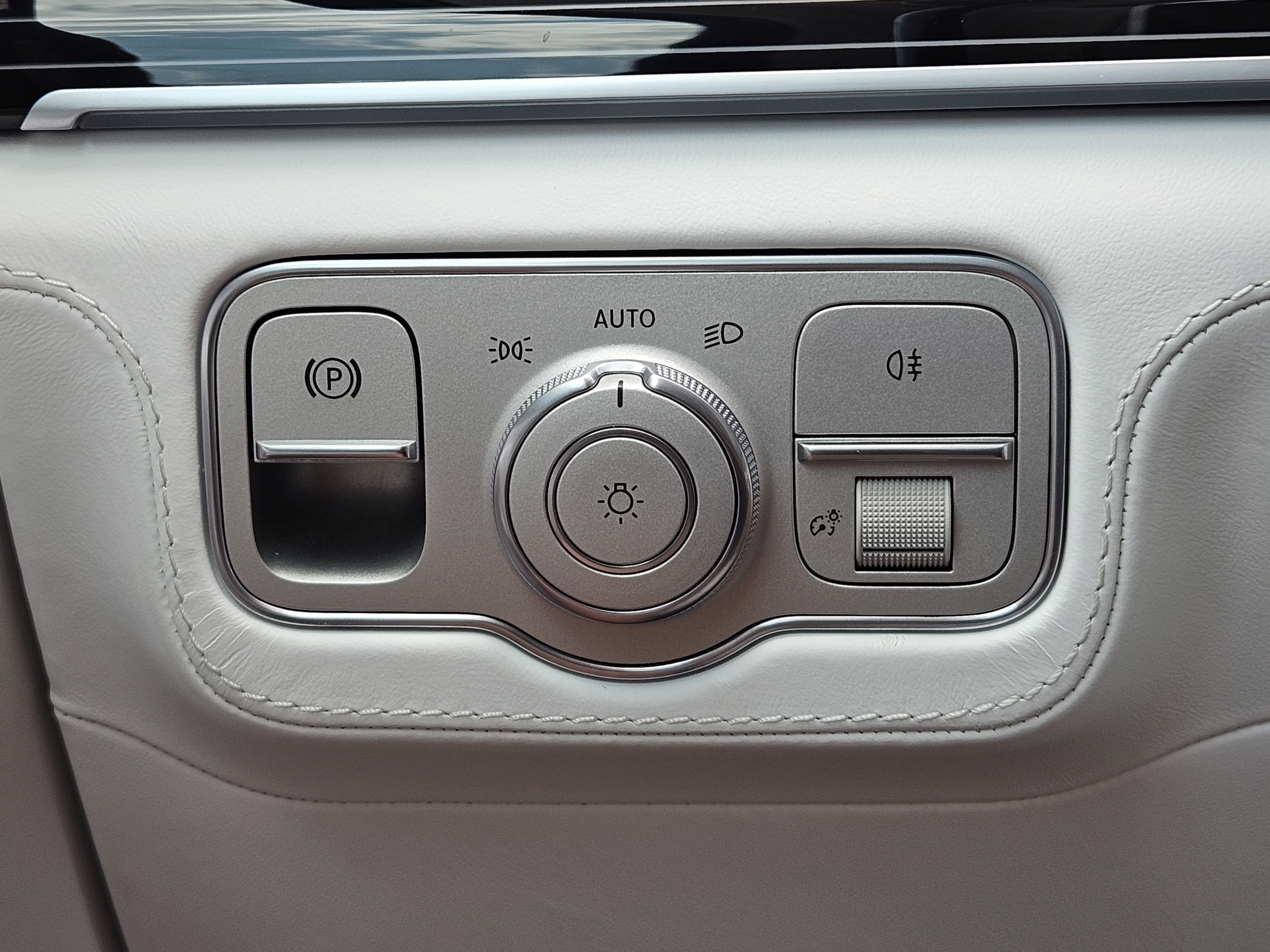 Used 2025 Mercedes-Benz Maybach GLS 600 4MATIC image 19