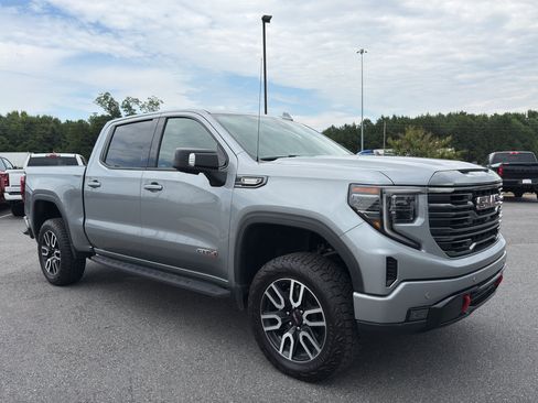 Used 2024 GMC Sierra 1500 AT4 w/ AT4 Premium Package AWD/4WD image 2