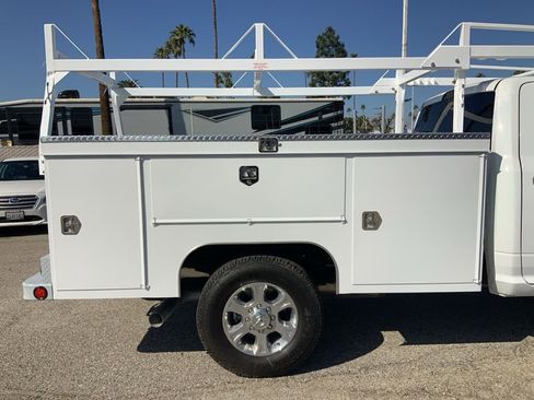 New 2026 RAM 3500 Tradesman w/ Chrome Appearance Group image 12