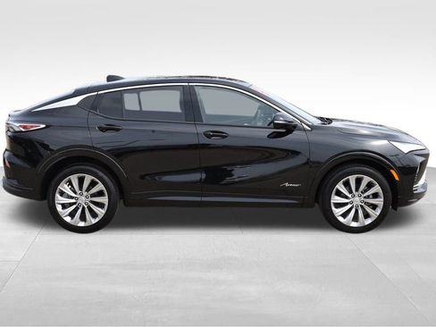 New 2025 Buick Envista Avenir image 10