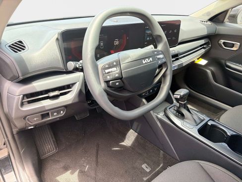 New 2026 Kia K4 FWD image 17