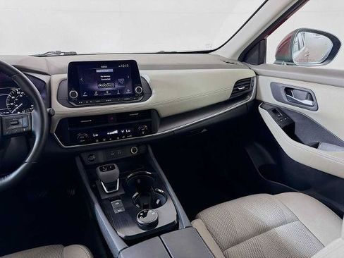 Certified 2025 Nissan Rogue SV AWD/4WD image 20