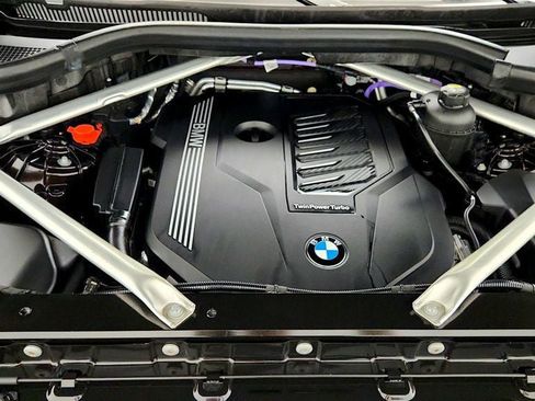 Used 2022 BMW X5 xDrive40i w/ Premium Package AWD/4WD image 27