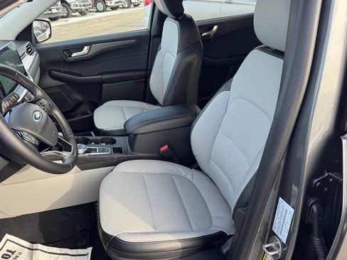 New 2026 Ford Escape SE FWD image 19