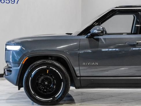 Used 2025 Rivian R1S Adventure AWD/4WD image 15