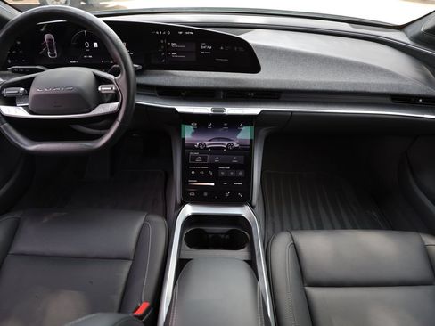 Used 2024 Lucid Air Pure RWD image 10