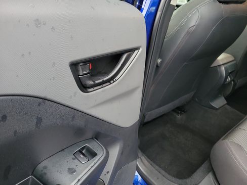 Used 2024 Subaru Crosstrek 2.0i Premium image 13