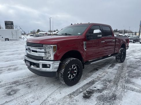 Used 2019 Ford F250 Lariat w/ Chrome Package image 9