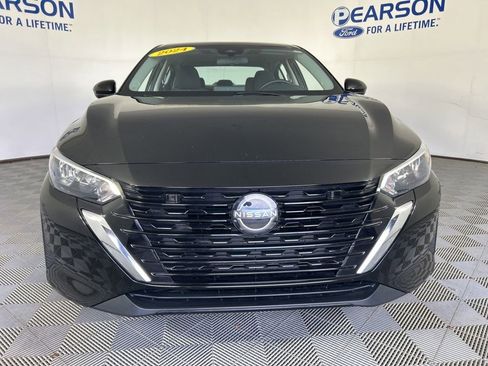 Used 2024 Nissan Sentra SV FWD image 2