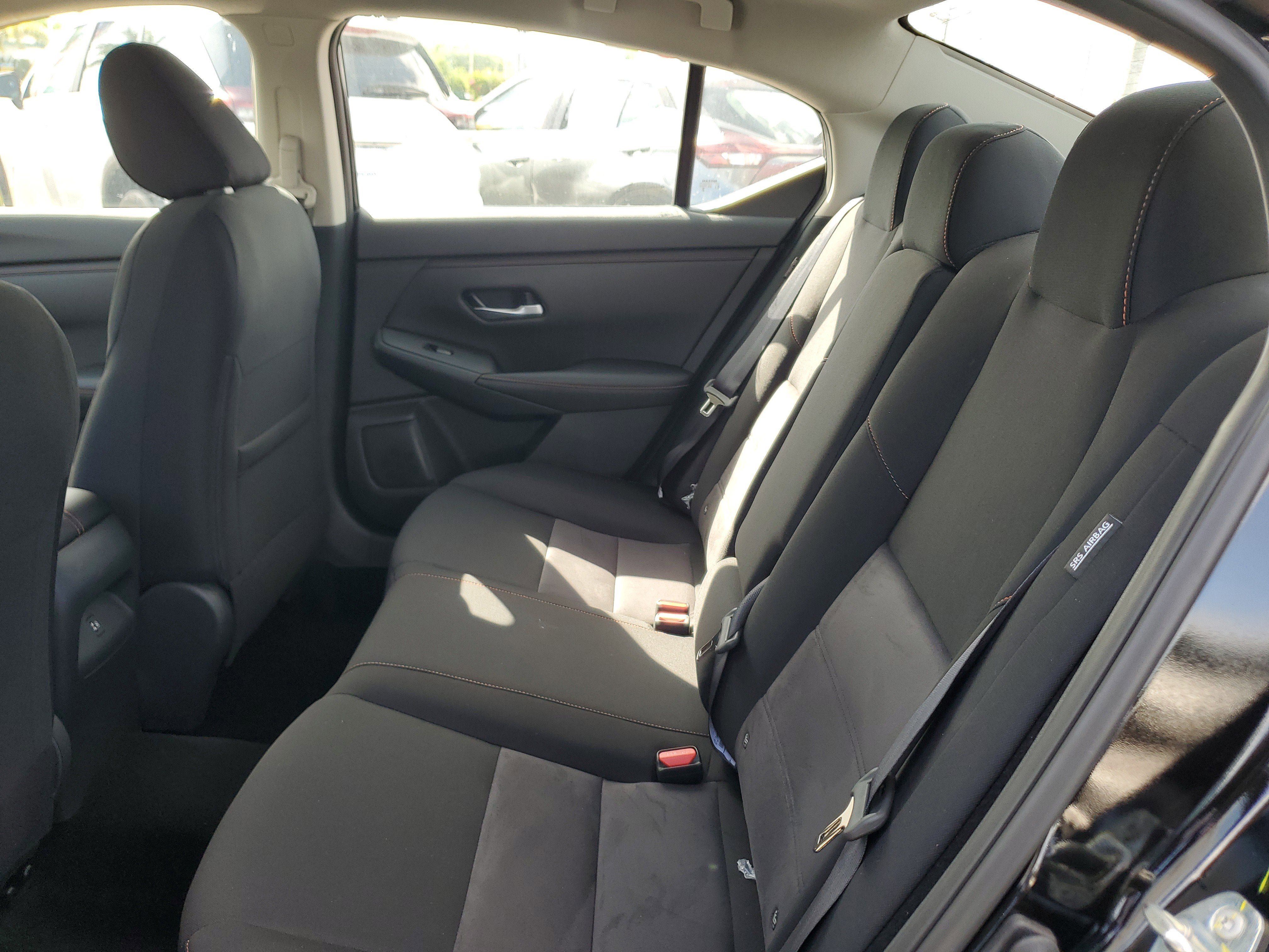 New 2025 Nissan Sentra SR w/ Midnight Edition FWD image 17