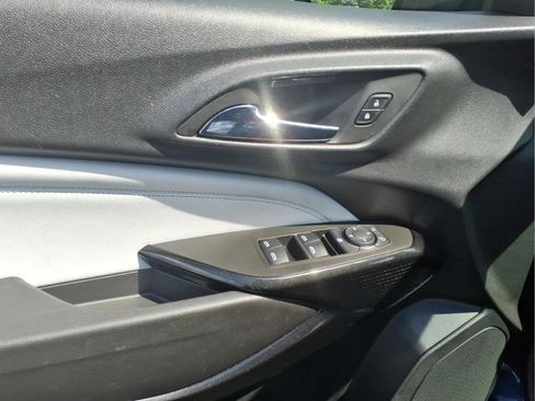 Certified 2024 Chevrolet Trax LT FWD image 9