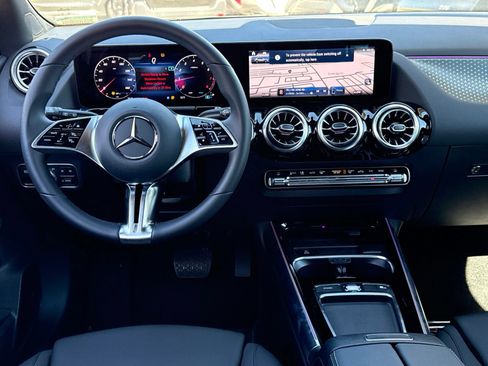 Used 2025 Mercedes-Benz GLA 250 image 41