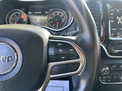 Used 2019 Jeep Cherokee High Altitude FWD image 18