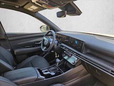 Used 2025 Hyundai Santa Cruz Limited AWD/4WD image 11