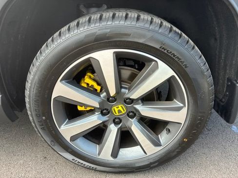 Used 2025 Honda Pilot Elite image 13