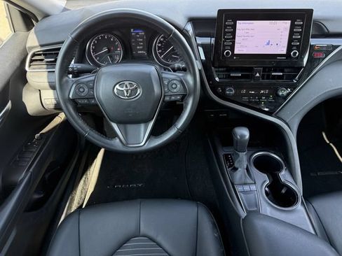 Used 2023 Toyota Camry SE FWD image 11
