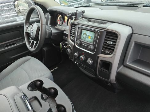 Used 2017 RAM 1500 Express image 30