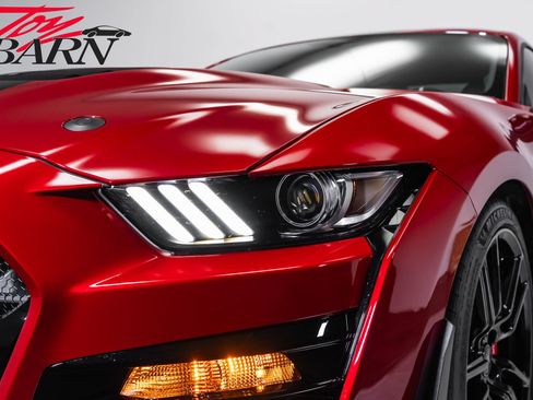 Used 2021 Ford Mustang Shelby GT500 w/ Technology Package RWD image 12