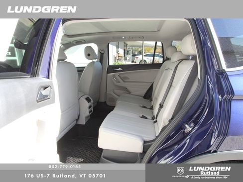 Used 2022 Volkswagen Tiguan SE image 33