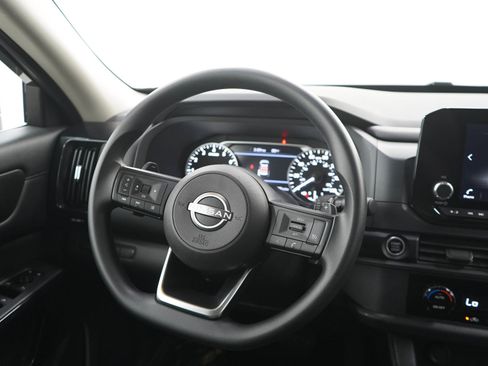 Used 2024 Nissan Pathfinder S AWD/4WD image 15