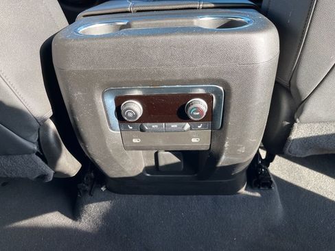 Used 2023 Chevrolet Suburban Premier RWD image 29