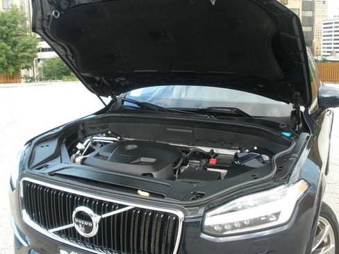 Used 2016 Volvo XC90 T6 Momentum w/ Momentum Plus Package AWD/4WD image 13