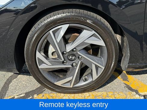 Used 2025 Hyundai Elantra Limited FWD image 10