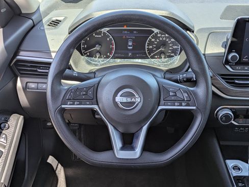 Used 2024 Nissan Altima 2.5 SV FWD image 21