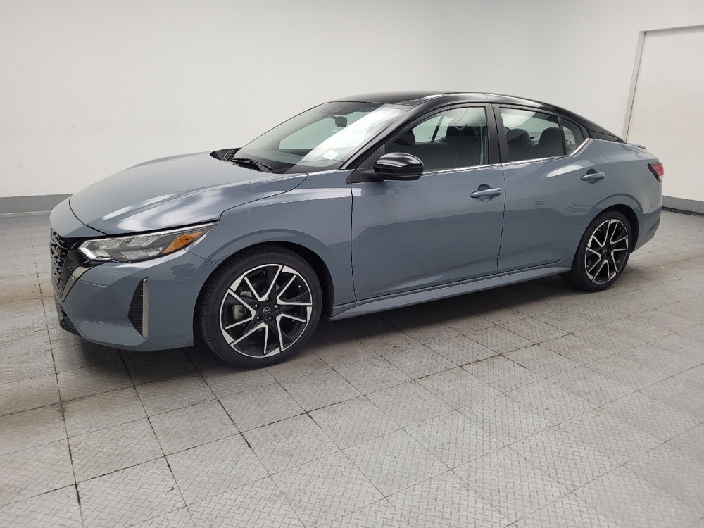Used 2025 Nissan Sentra SR FWD image 2