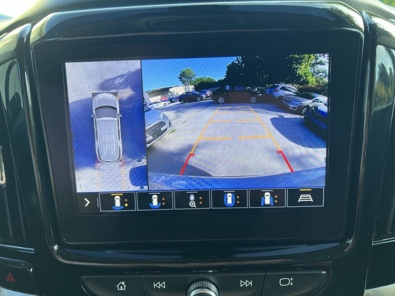 Used 2021 Chevrolet Traverse RS FWD image 20