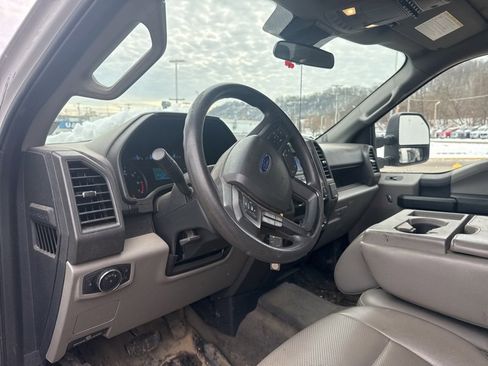 Used 2022 Ford F250 XL w/ Power Equipment Group image 12