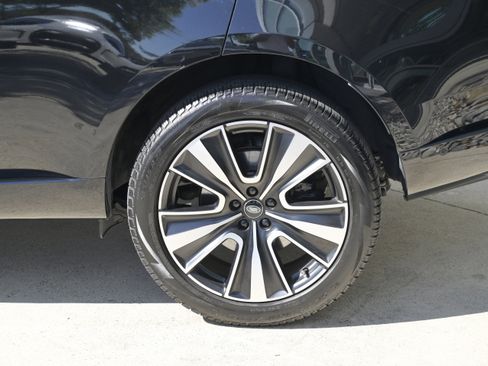 Used 2024 Land Rover Range Rover SE image 10