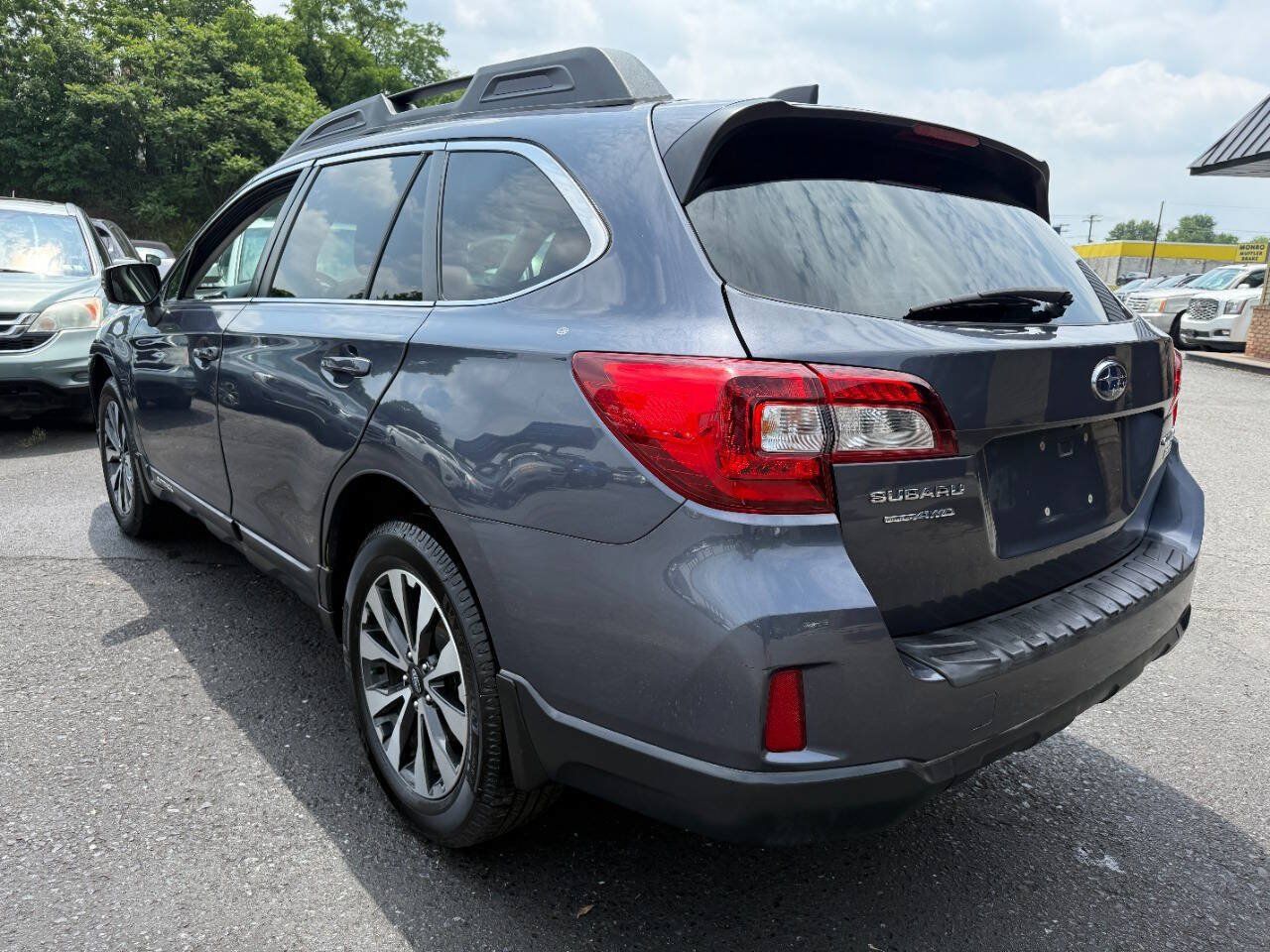 Used 2016 Subaru Outback 2.5i Limited AWD/4WD image 7