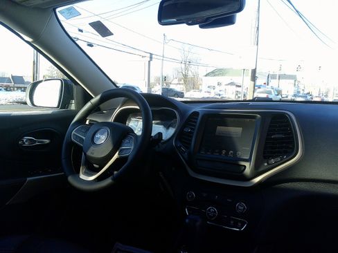 Used 2017 Jeep Cherokee High Altitude image 25