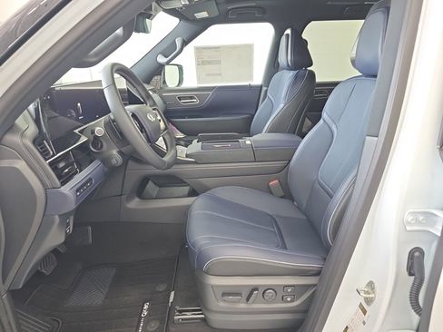New 2026 INFINITI QX80 4WD w/ Sport Exterior Package image 36