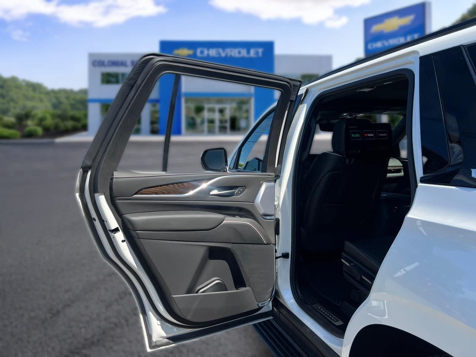 Certified 2024 Cadillac Escalade Sport Platinum w/ LPO, ONYX Package AWD/4WD image 29