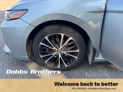 Used 2020 Toyota Camry SE FWD image 19